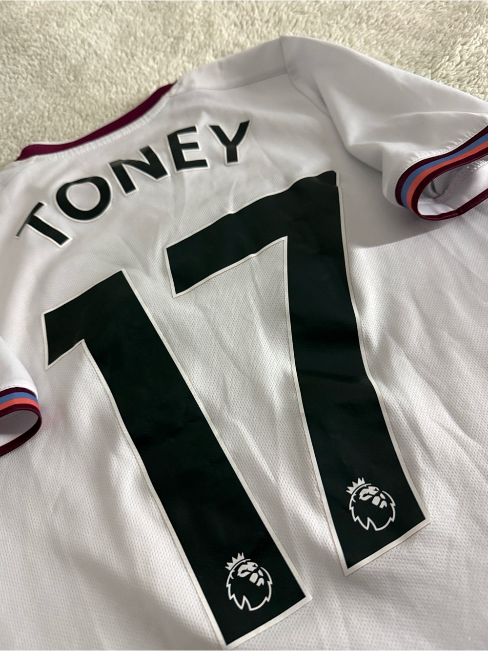 Brentford #17 Ivan Toney 2021-22 Umbro Third Premier League Away Jersey - Picture 10 of 10